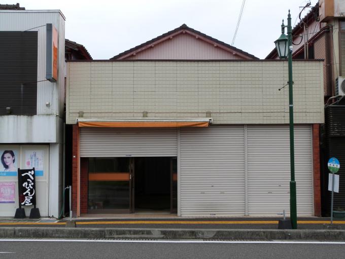 空き店舗情報バンクNO.15の店舗を正面から見た写真