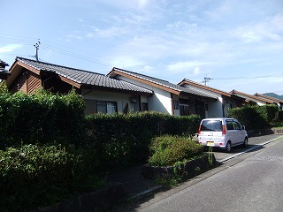 ウッドタウン団地の家を横から見た外観写真