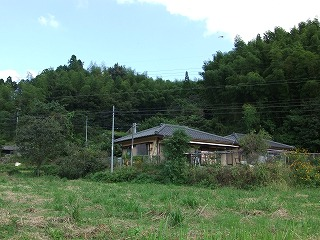 柊野団地の家を横から見た外観写真