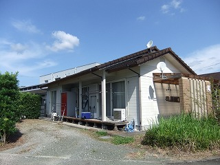 藤川団地(特定公共賃貸住宅)の家を横から見た外観画像