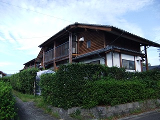 ウッドタウン団地の家を横から見た外観写真