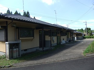 青芝野団地の家を横から見た外観写真