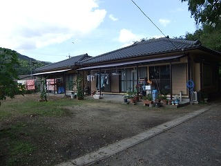 柊野団地の家を横から見た外観写真