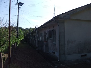 東谷北団地の家を横から見た外観写真