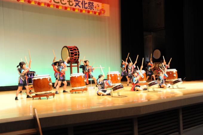 子ども文化祭舞台(白男川小学校太鼓)