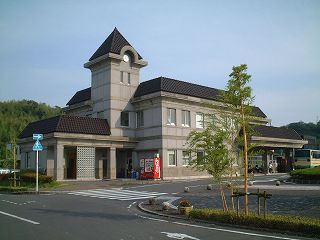 宮之城鉄道記念館を正面から見た写真