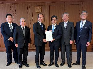 防衛省へ要望書を提出