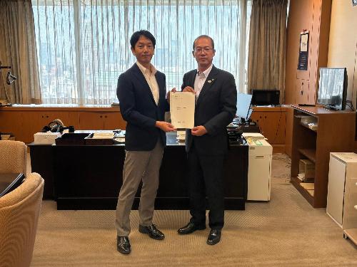 大臣官房施設監に要望書を提出