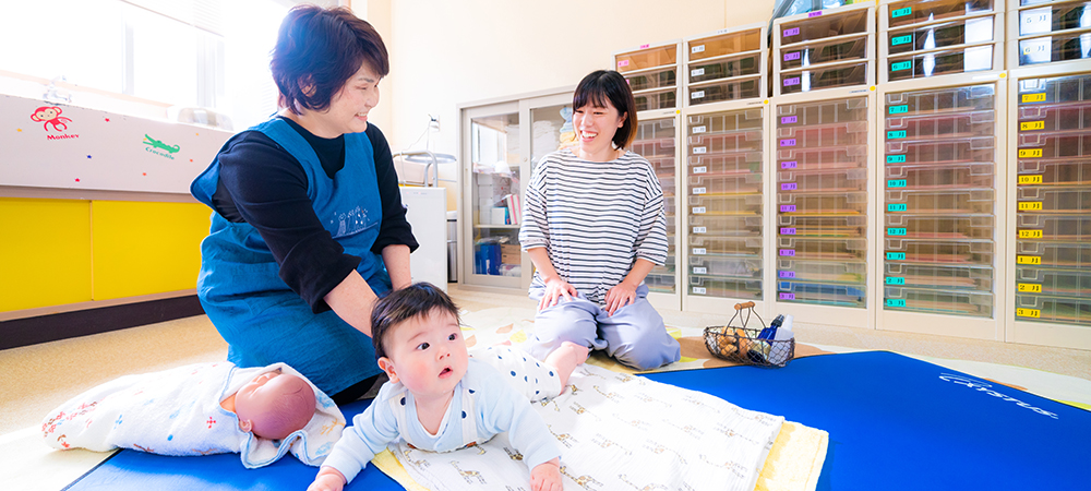 赤ちゃんの定期検診の様子