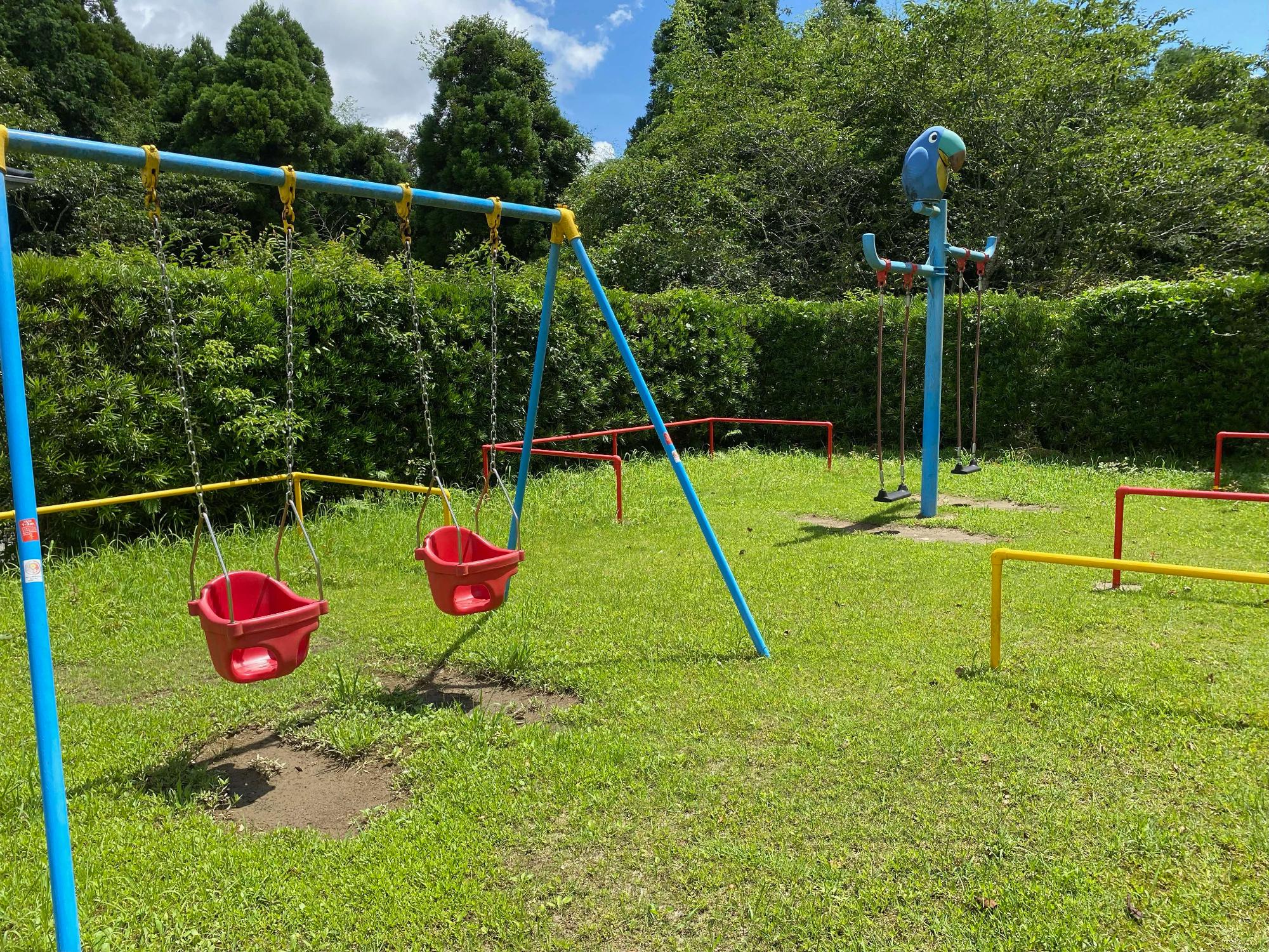 轟公園ブランコ