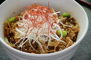 黒毛和牛たけのこ丼