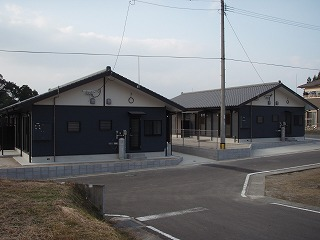 たばる団地の建物を横から見た外観写真