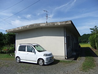 中津川団地の建物を横から見た外観写真
