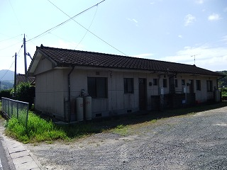 久富木団地の家を横から見た外観写真