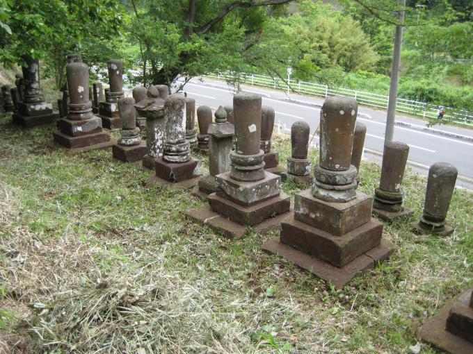 大道寺歴代住職の石塔群の写真