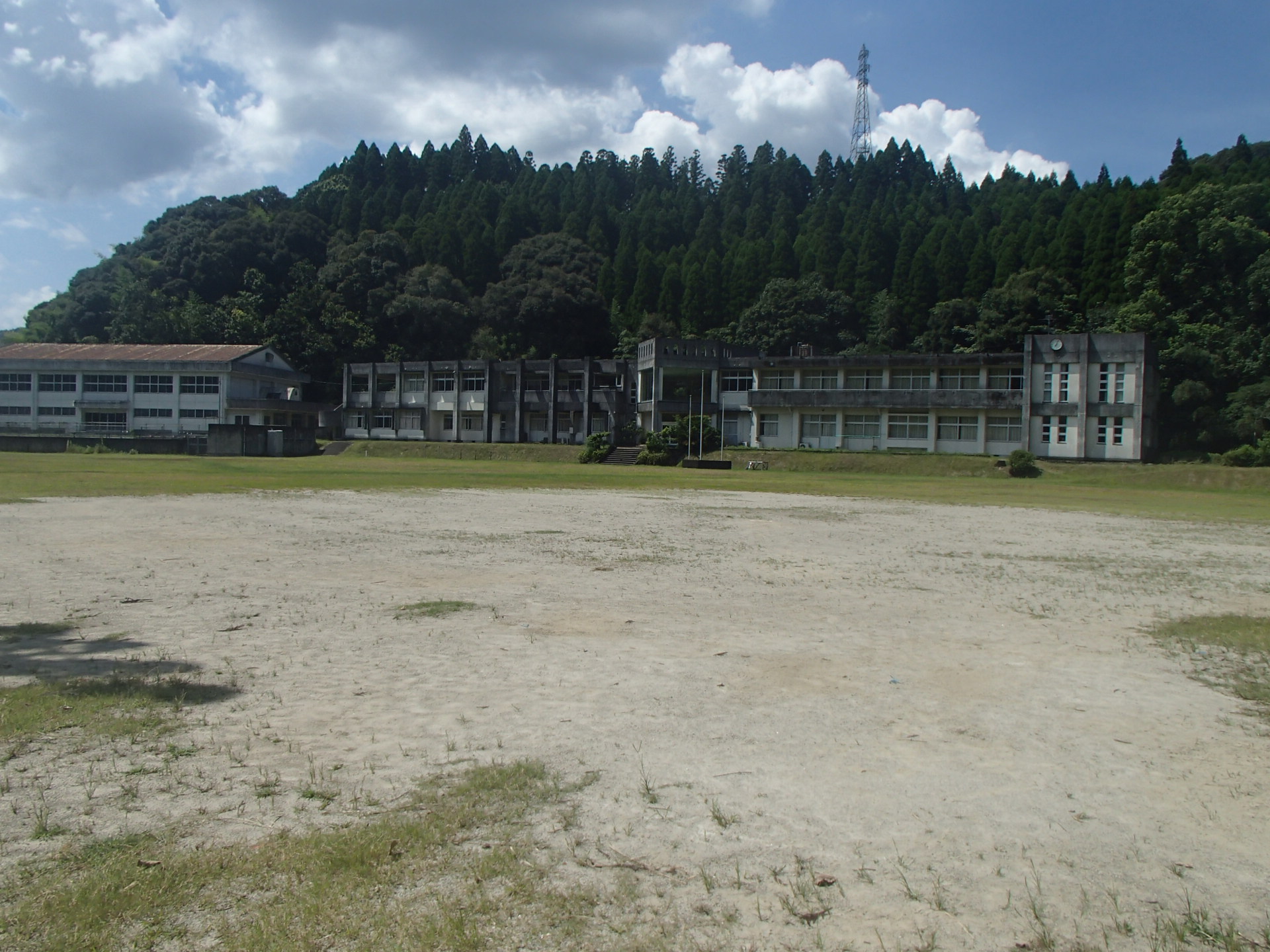 山崎中学校全景